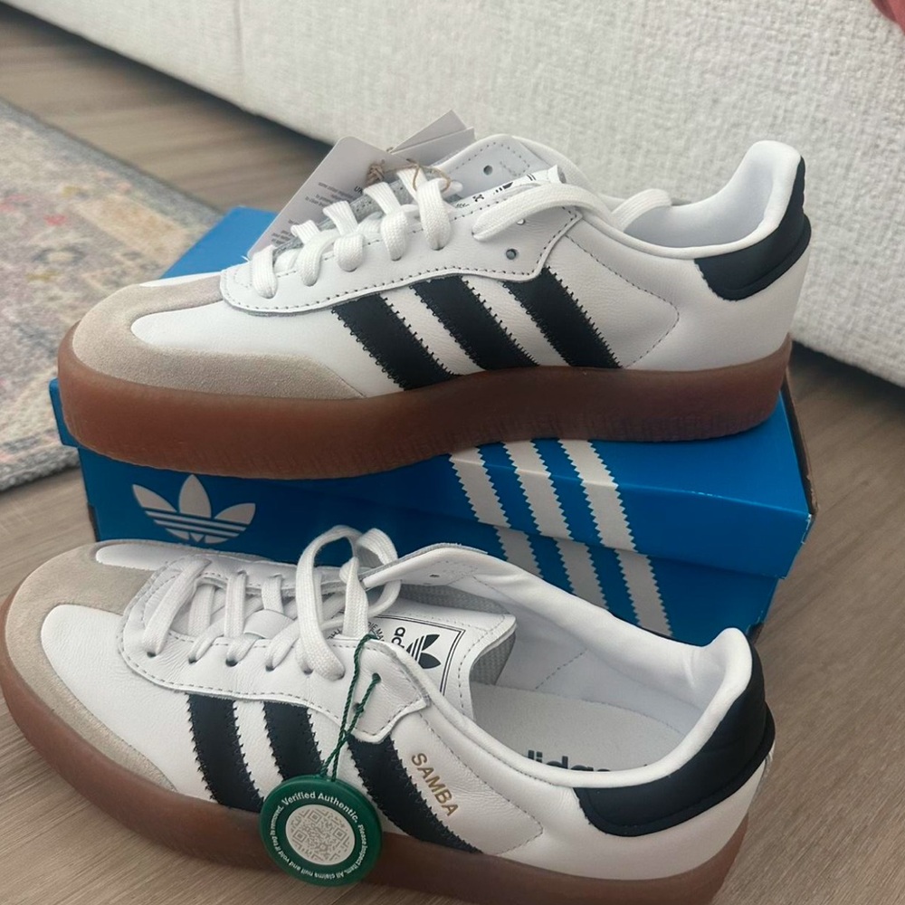 Women’s Adidas Samba Size 8